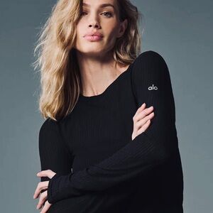 NWOT ALO Yoga Seacoast Ribbed Long Sleeve